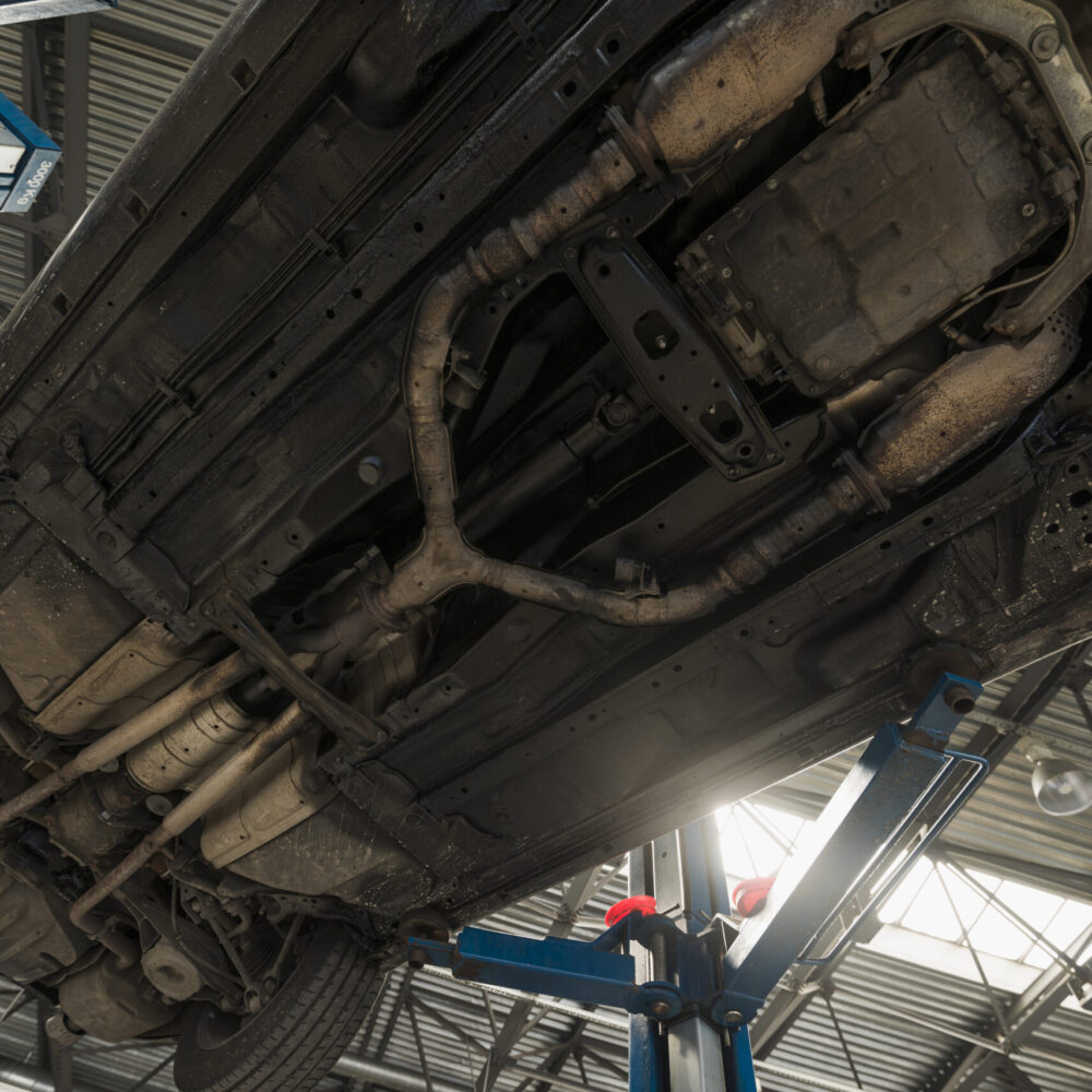 modern-automobile-mechanic-composition