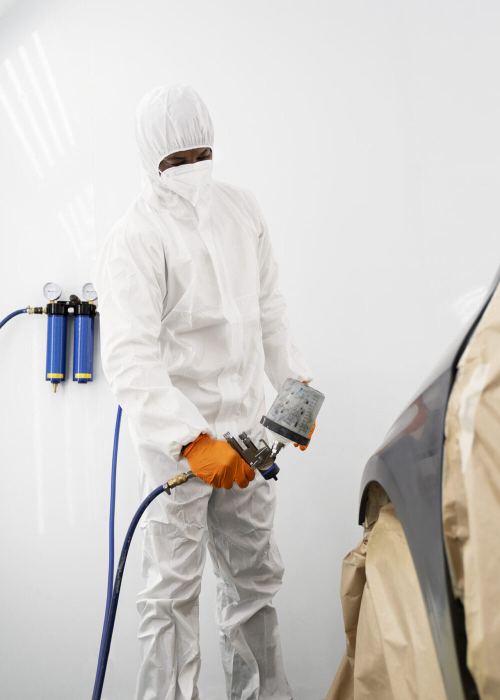 service-worker-painting-car-auto-service